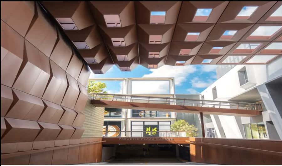 Miami: HIDDEN WORLD OF MIAMI DESIGN DISTRICT - An Overview of the Experience