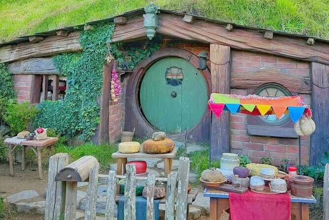 Private Hobbiton Movie Set and Rotorua Day Trip from Auckland - Practical Considerations