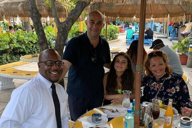 Private Roundtrip Minivan Airport Transfer - A Brief Tour and Local Tips Along the Way