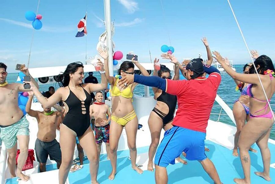 Punta Cana: Catamaran Boat Party with Unlimited Drinks - Key Points