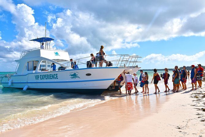 Sabina del Mar Party Boat VIP - Who Should Consider This Tour?