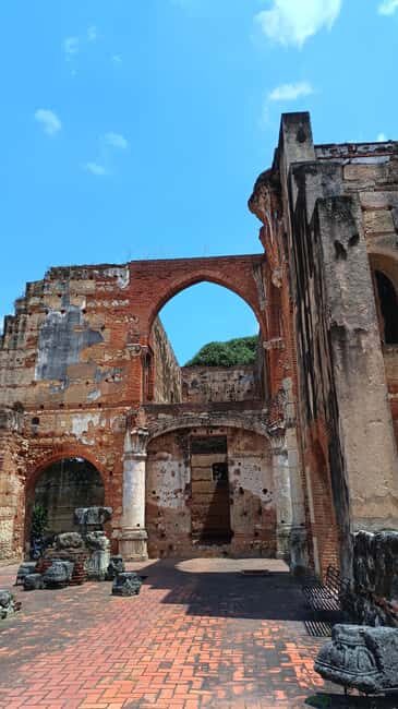 Santo Domingo: Colonial walk and watercolor. - What’s the Value?