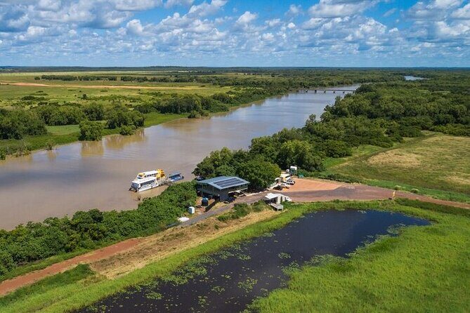 Spectacular Jumping Crocodile Cruise with Darwin Transfer Bus - The Value and Practicalities of the Tour