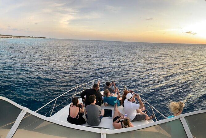 Sunset Adventure - The Boat and Group Size