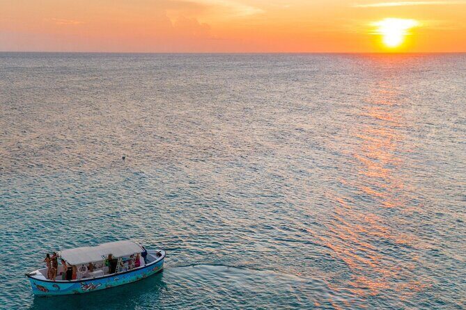 Sunset Boat Trip in the Spanish water and coastline of Curacao - The Value of This Experience