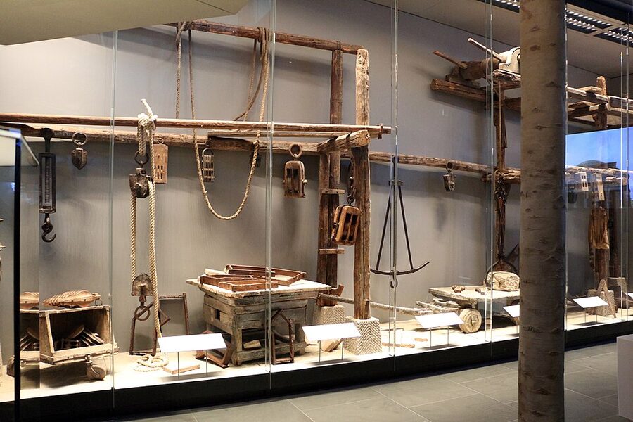 Models of Brunelleschi's construction machines at the Opera del Duomo Museum