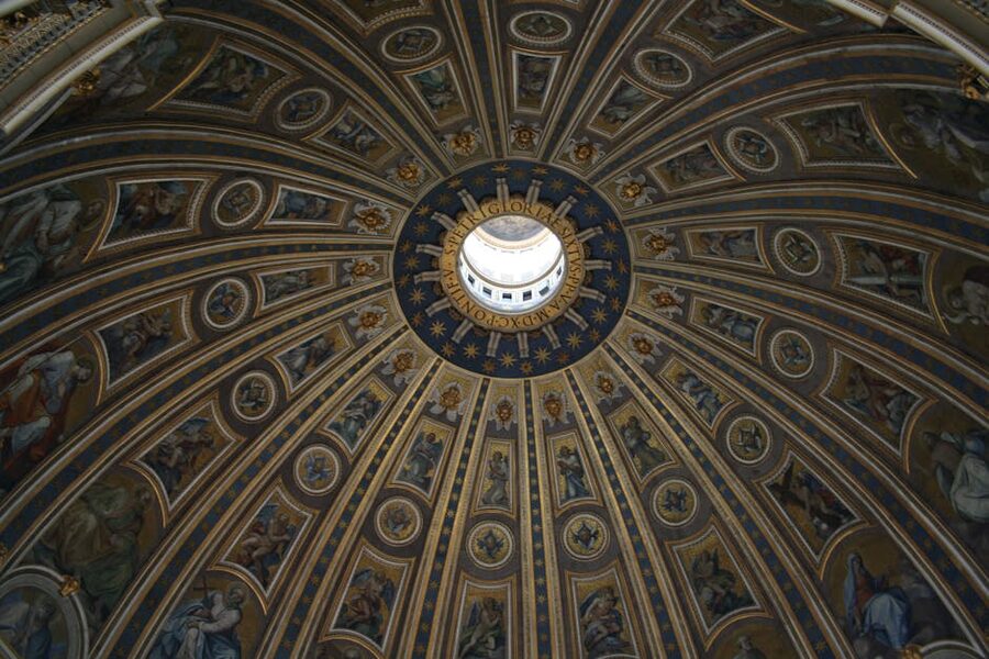 Artwork and decoration on the interior of St Peters dome