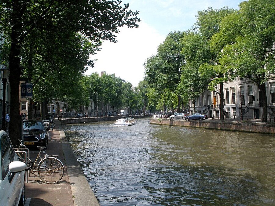 The Golden Bend section of Herengracht in Amsterdam with wide 17th-century merchant houses