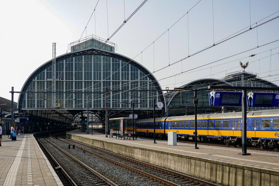 Yellow Sprinter train at Amsterdam Centraal