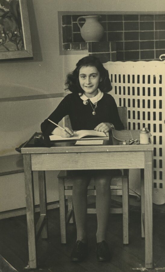 Anne Frank school photo 1940 Montessori School Amsterdam