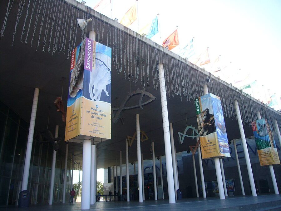 Visitors at the entrance to Barcelona Aquarium Port Vell
