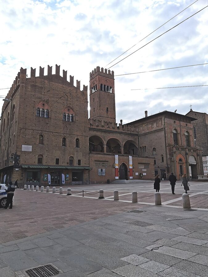 Piazza Maggiore in Bologna with Palazzo Re Enzo and the basilica