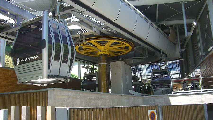 Cable car machinery and pulleys at Telefèric de Montjuïc