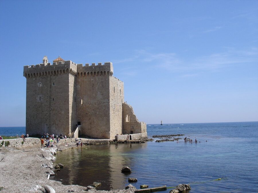 The fortified abbey on Saint-Honorat
