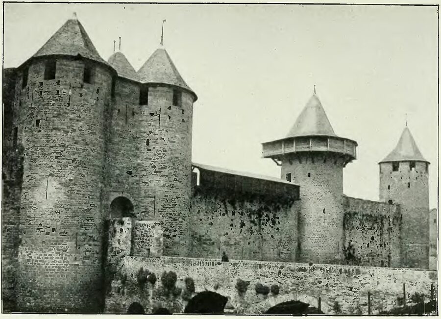 Viollet-le-Duc 1890 engraving of Carcassonne tower section