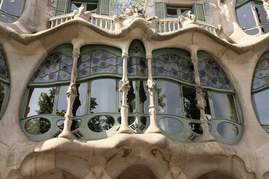 Casa Batllo wave glass window facade detail