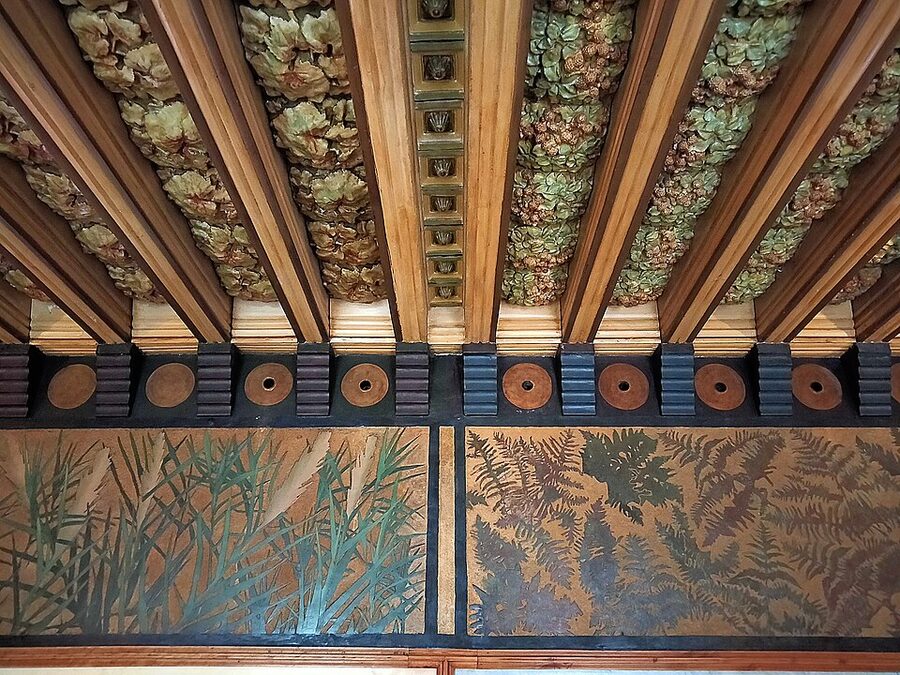 Casa Vicens master bedroom sgraffito ceiling decoration