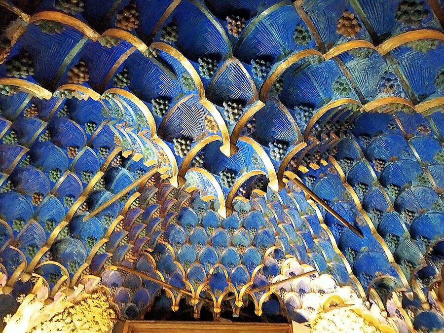 Casa Vicens smoking room mocarabe ceiling vault Moorish