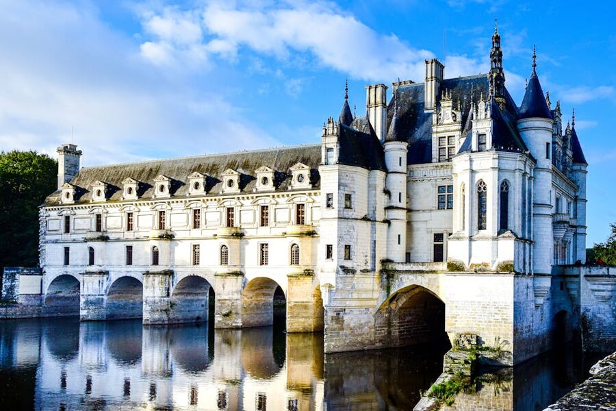 Chenonceau Renaissance arches over river
