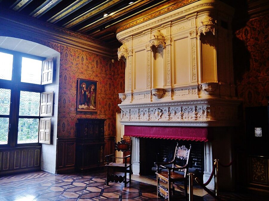 Chenonceau Salon Francois I fireplace