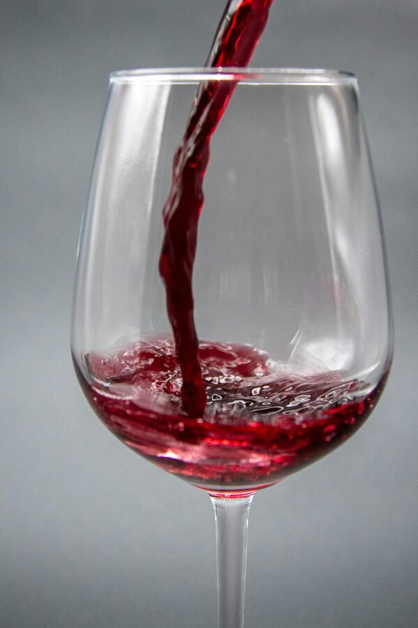 Red wine pour at Belvedere tasting