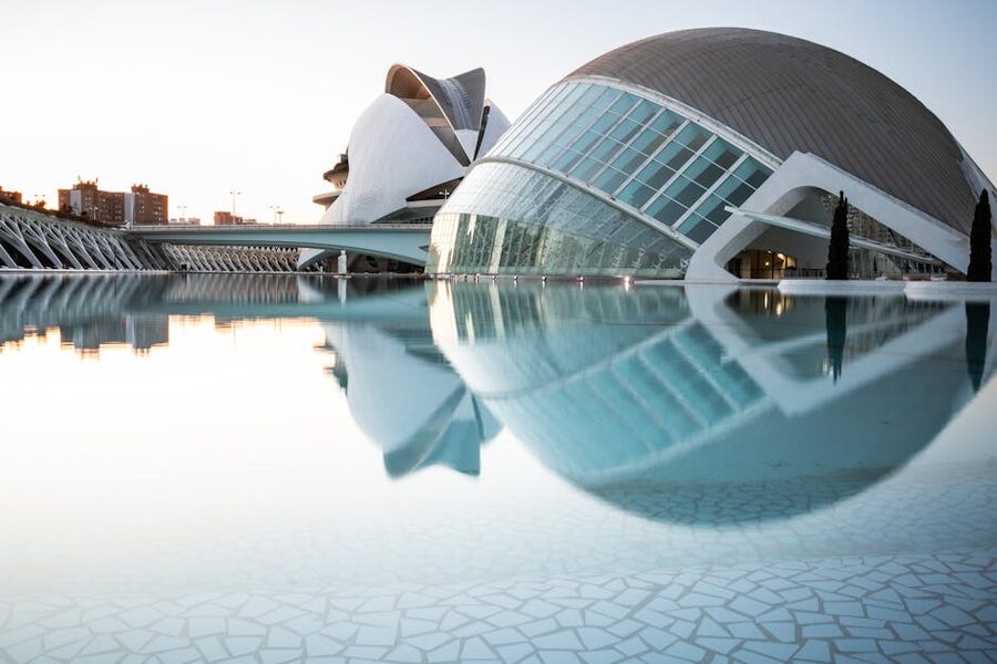 City of Arts and Sciences buildings reflecting in water