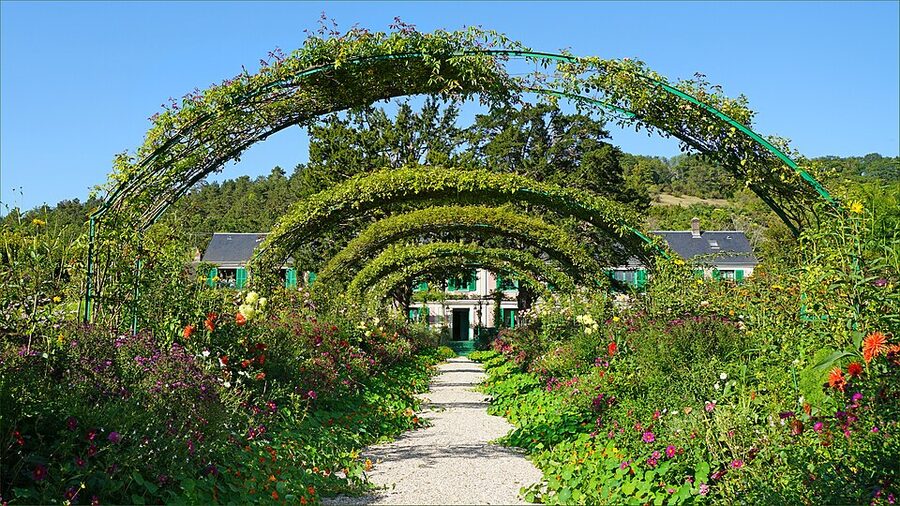 Clos Normand in front of the Monet house at Giverny