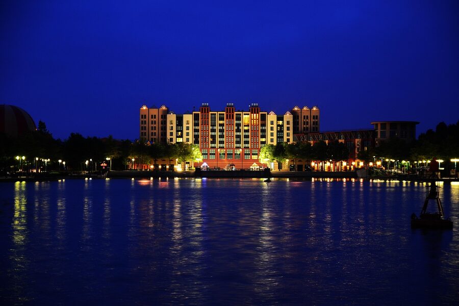 Disneyland Paris hotel reflected in lake