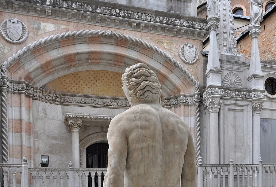 Doges Palace courtyard with Arco Foscari arch