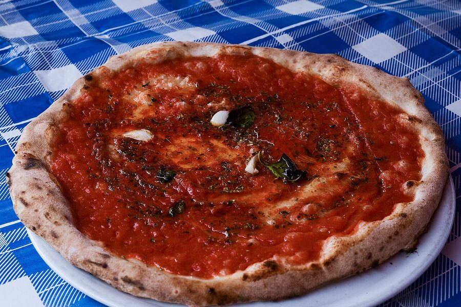 Pizza marinara from Naples with tomato, garlic, oregano, no cheese