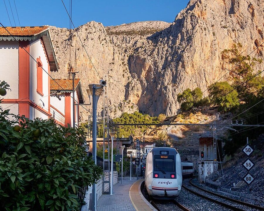 Train pulling into El Chorro Caminito del Rey station