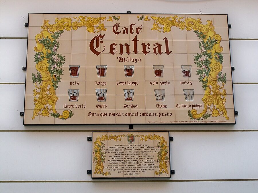 Reproduction of the Café Central de Málaga mosaic on Peña Juan Breva facade
