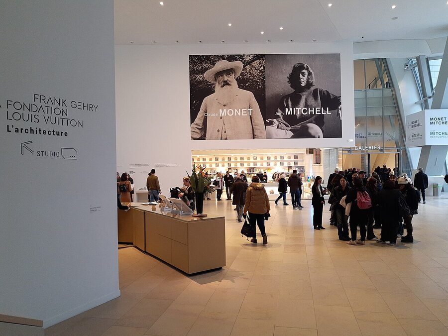 Foyer and staircase inside Fondation Louis Vuitton Paris