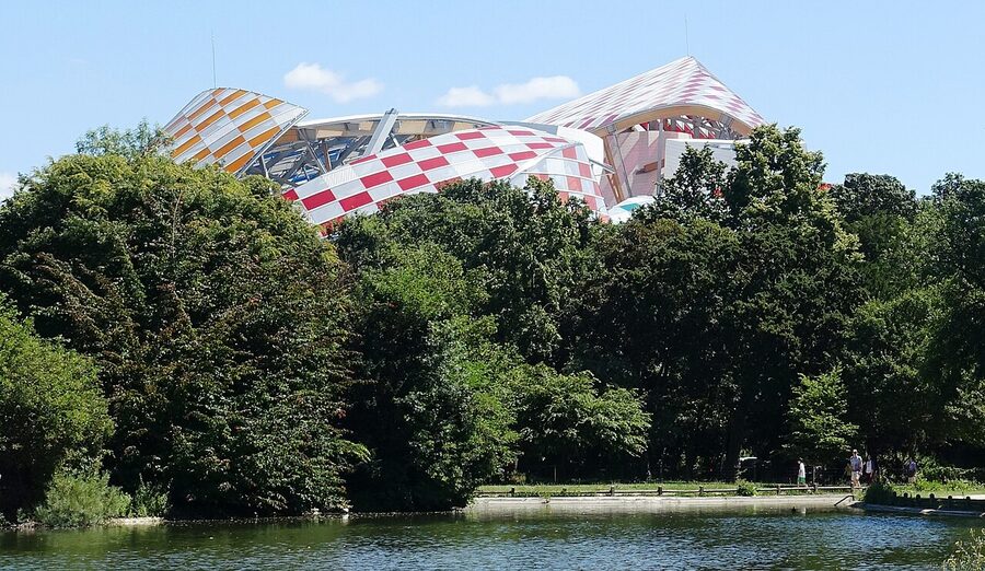 Rooftop sails of the Fondation Louis Vuitton seen from across the lake