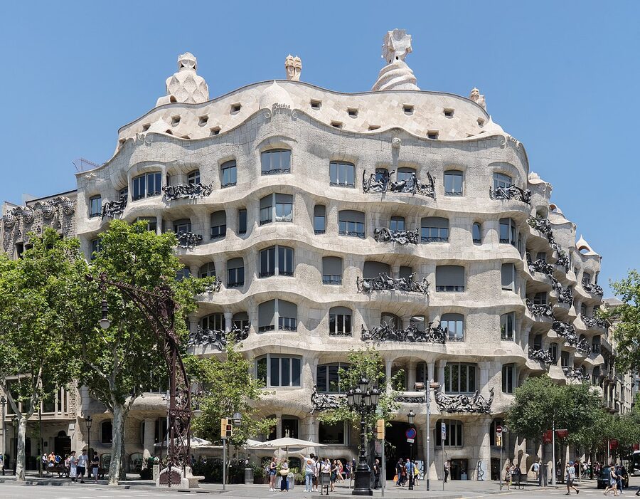 Casa Milà La Pedrera general view full facade