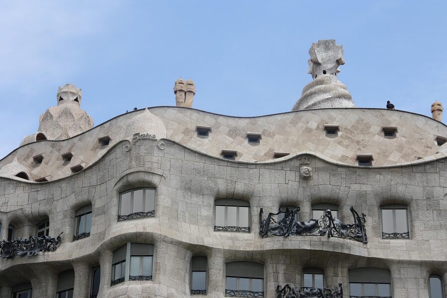La Pedrera stone quarry facade detail