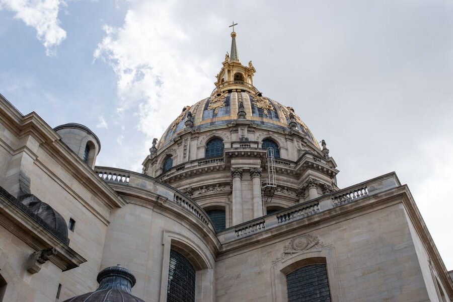Dome of Les Invalides and surrounding architecture