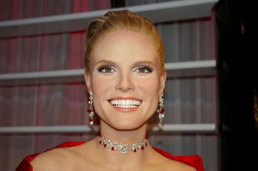 Heidi Klum wax figure in fashion zone