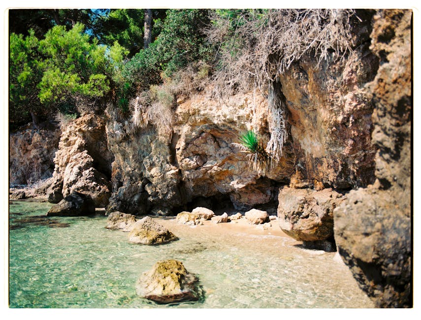 Mallorca rocky coastline turquoise water