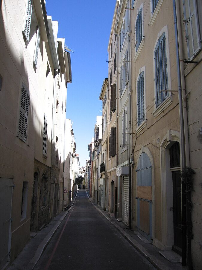 Le Panier Marseille classic alley view