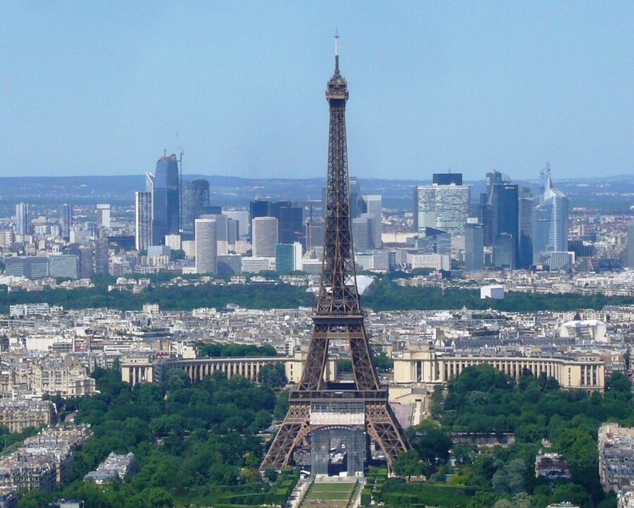 Eiffel Tower from Montparnasse Tower in daylight