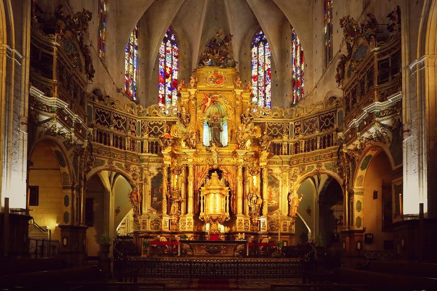 Palma Cathedral altar from the nave