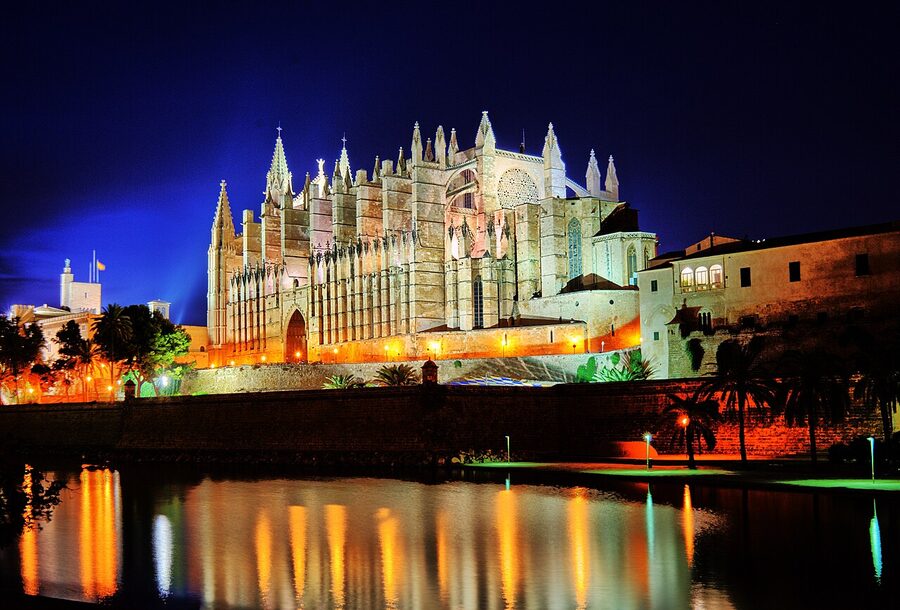 Palma Cathedral La Seu by night with reflection