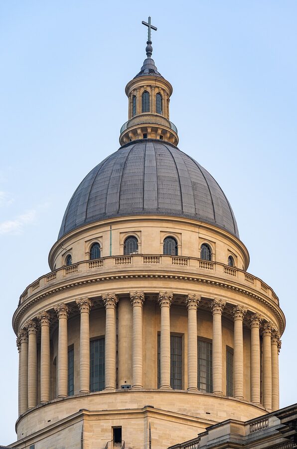 Close exterior view of the Panthéon Paris dome