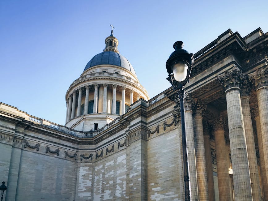 Panthéon Paris dome view from street