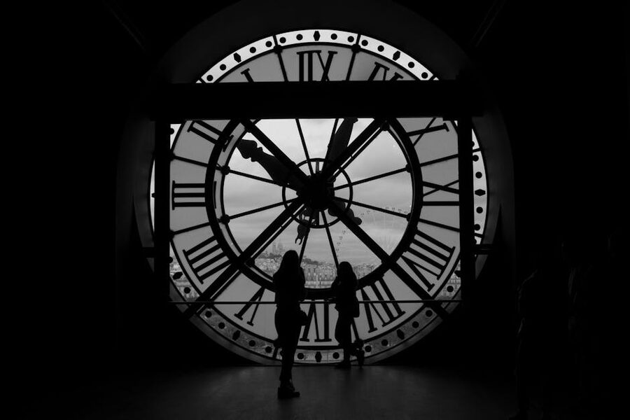 Musée d'Orsay clock window with silhouettes