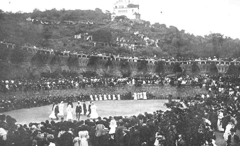 Catalan folk dancing at Park Guell 1908