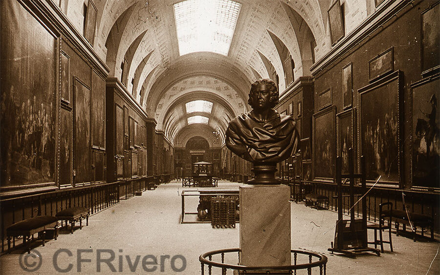 The main gallery of the Prado Museum in 1915 with the Gaetano Merchi bust of Goya