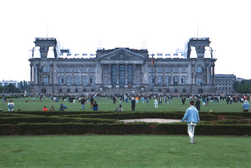 Christo and Jeanne-Claude wrapped Reichstag in 1995 covered in silver fabric