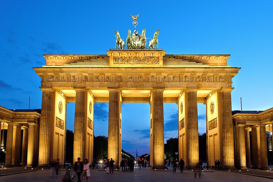 Brandenburger Tor at evening near the Reichstag